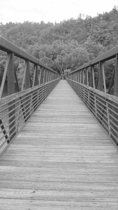 pont piéton vers le trail 